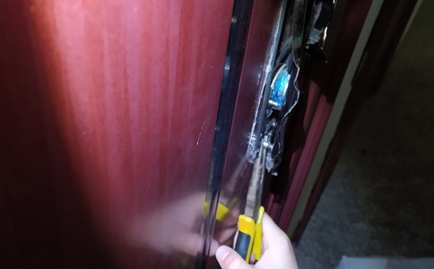 「传感器奔驰」奔驰M系列防盗监测传感器信号解除程序