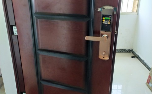 「遥控器吉利」吉利自由舰中控锁遥控器与中央集控器匹配方法